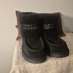 UGG BLACK MINI UGG BRAID CUFF SUEDE SHEEPSKIN ANKLE BOOTS SIZE 6 WOMEN